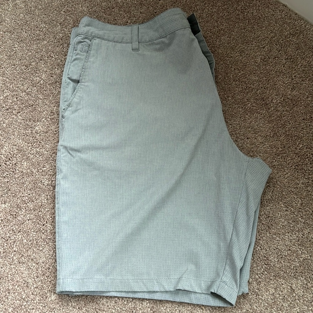LINKSOUL PERFORATED GOLF SHORTS